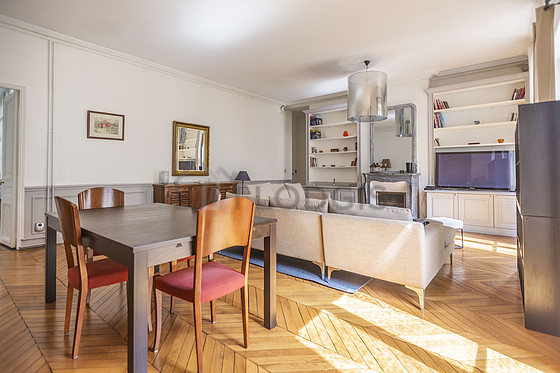 Salle à manger équipée de table à manger, 1 chaise(s)