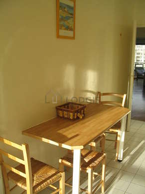 Kitchen where you can have dinner for 3 person(s) equipped with dishwasher, hob, refrigerator, crockery