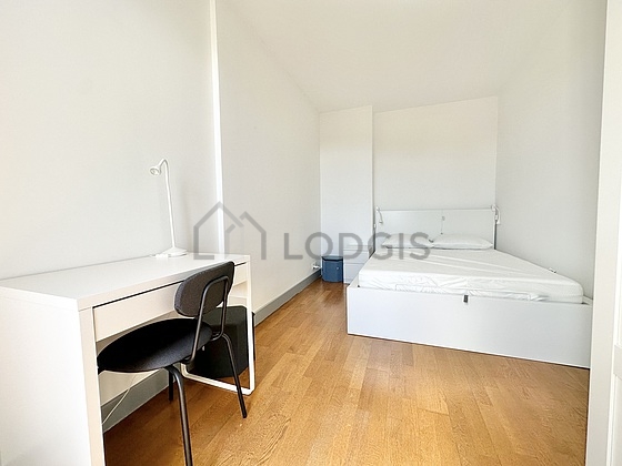 Bedroom with windows