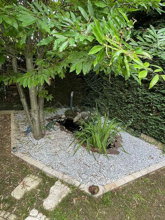 Garden furnished with dining table, 1 chair(s)