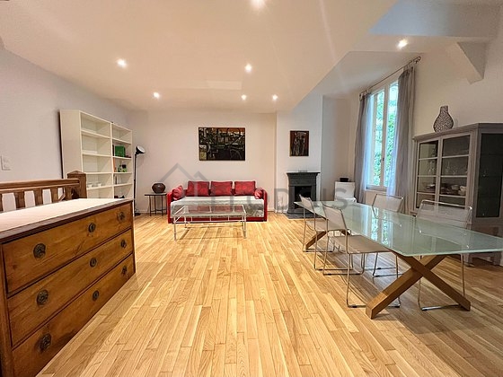 Living room furnished with 1 sofabed(s) of 140cm, 1 armchair(s), 1 chair(s)