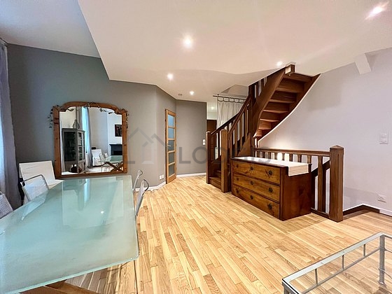 Séjour d'une maison individuelle à Paris