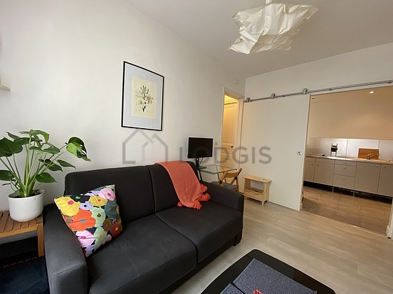 Séjour très calme et très lumineux d'un appartement à Paris