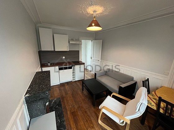 Magnifique cuisine de 4m² avec du parquet au sol