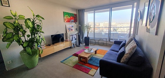 Living room furnished with 1 sofabed(s) of 90cm, tv, fan, 1 chair(s)