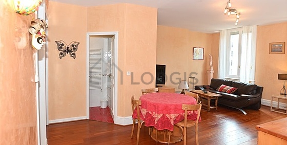 Living room furnished with tv, 1 chair(s)