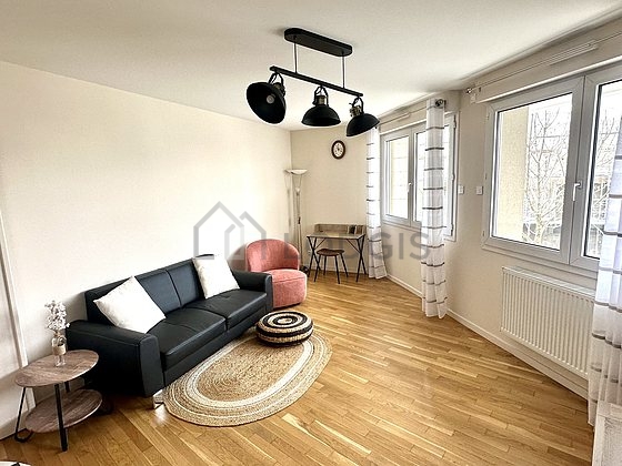 Séjour équipé de télé, 1 fauteuil(s), 1 chaise(s)