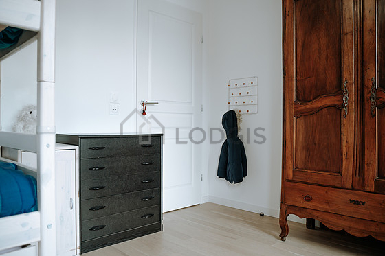 Very quiet bedroom for 3 persons equipped with 1 sofabed(s) of 0cm, 1 bunk bed(s) of 0cm