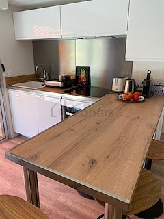 Magnifique cuisine avec du parquet au sol