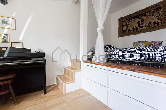 Bedroom with windows