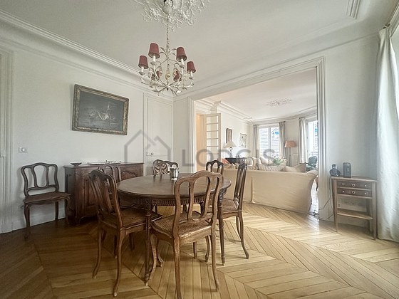 Salle à manger équipée de table à manger, 1 chaise(s)