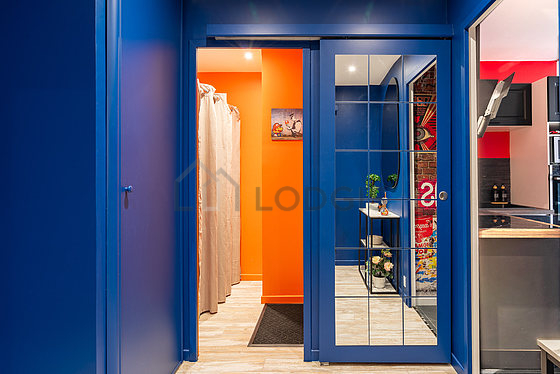 Very beautiful cubbyhole with wooden floor