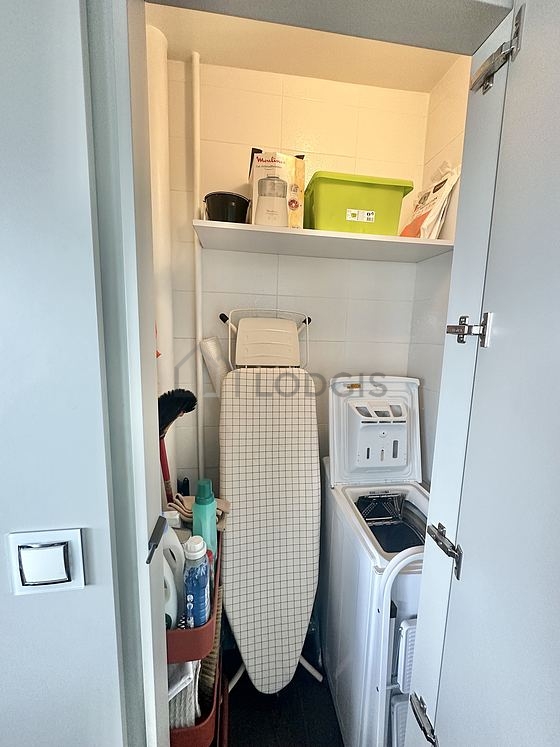 Cagibi équipée de lave linge