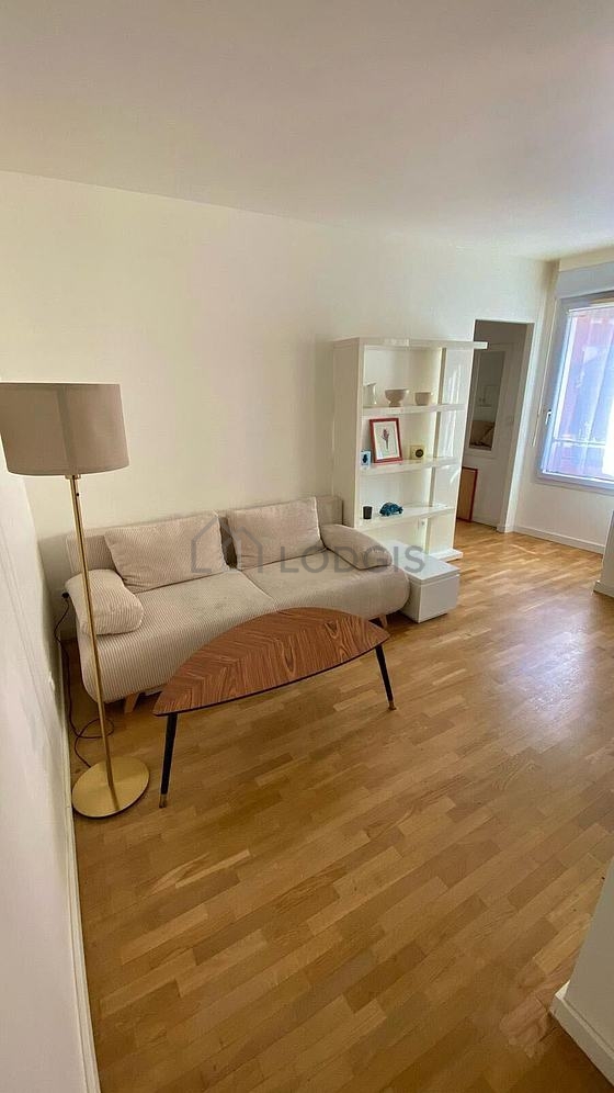 Quiet living room furnished with 1 sofabed(s) of 140cm, tv