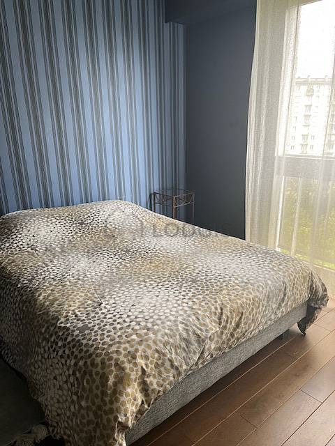 Bedroom with windows