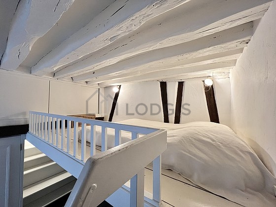 Mezzanine with a high ceiling 