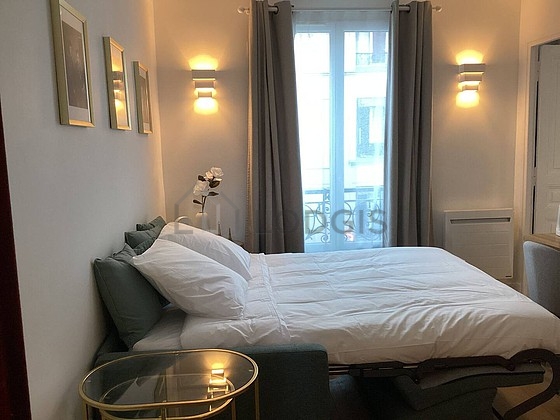 Séjour calme équipé de 1 canapé(s) lit(s) de 140cm, télé