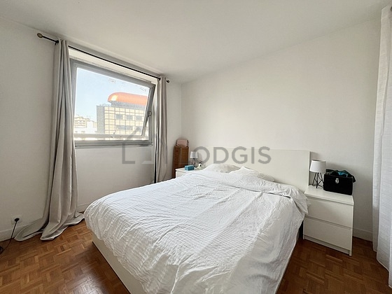 Quiet bedroom for 2 persons equipped with 1 bed(s) of 140cm