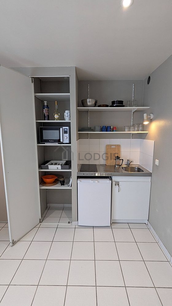 Great kitchen with tile floor
