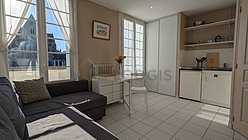 Wohnung Tours - Wohnzimmer