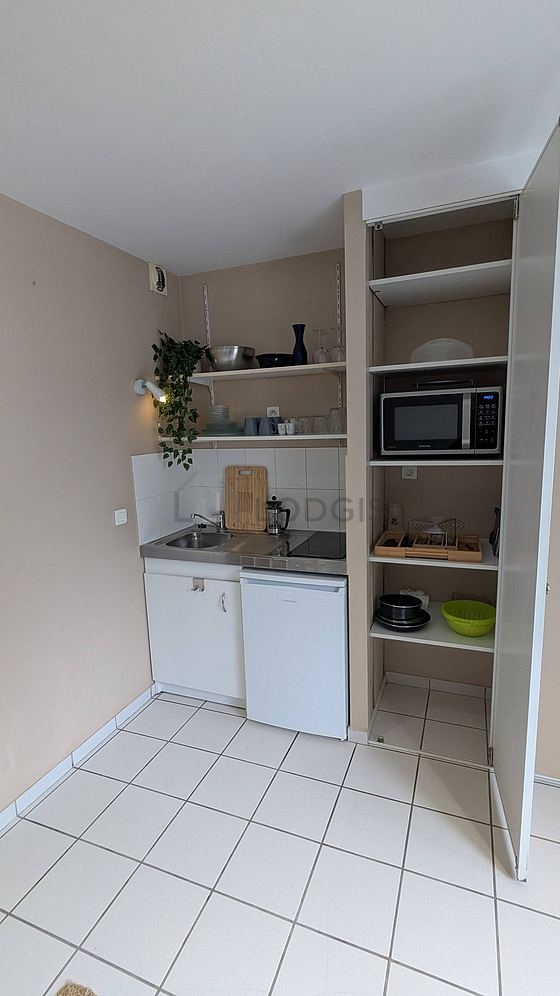 Great kitchen with tile floor