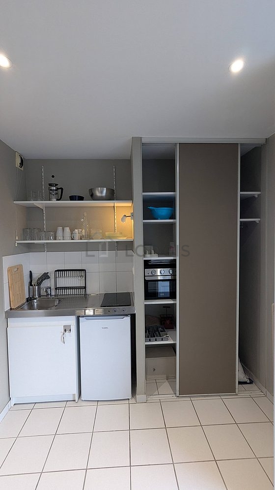 Great kitchen with tile floor