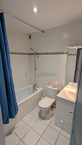 Apartment Tours - Bathroom