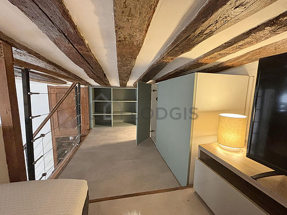 Mezzanine equipped with wardrobe, storage space