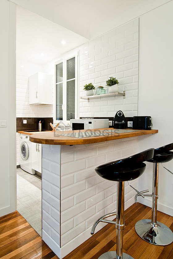 Cuisine dînatoire pour 2 personne(s) équipée de lave linge, sèche linge, réfrigerateur, freezer