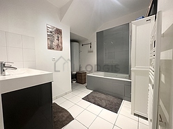 Apartment Suresnes - Bathroom