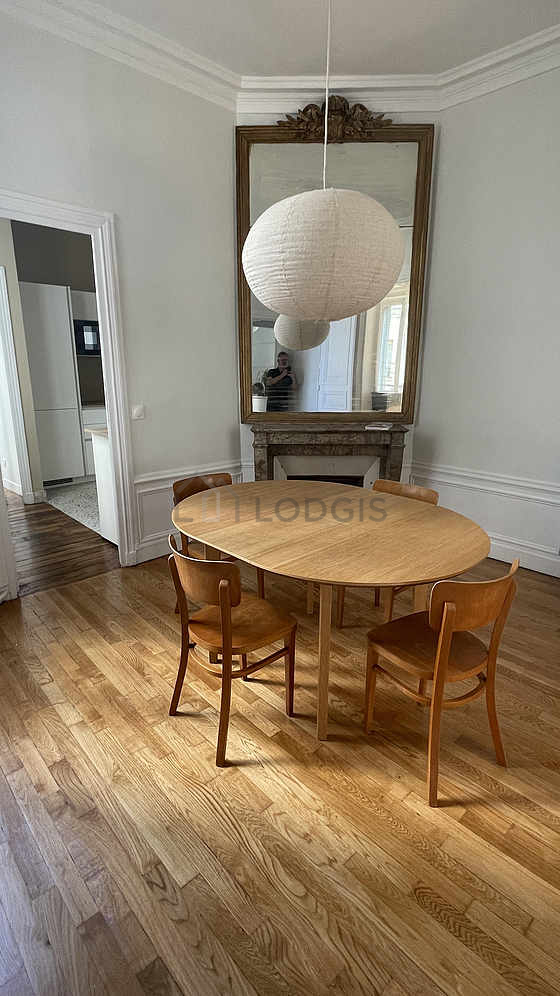Séjour équipé de 1 fauteuil(s), 1 chaise(s)