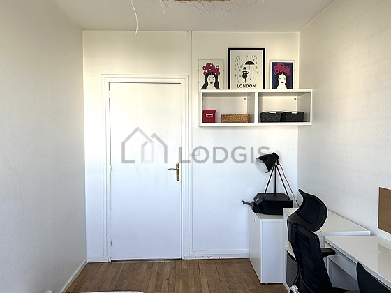 Chambre avec fenêtres double vitrage