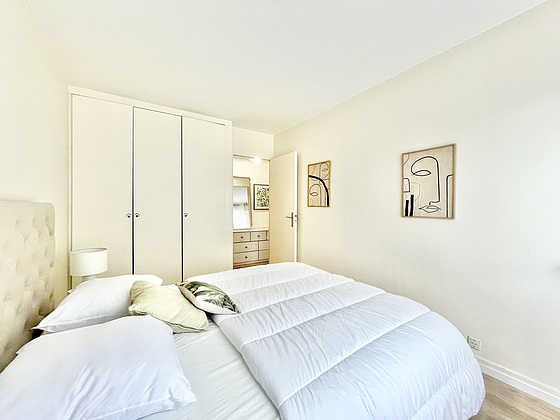 Chambre très calme pour 2 personnes équipée de 1 lit(s) de 140cm