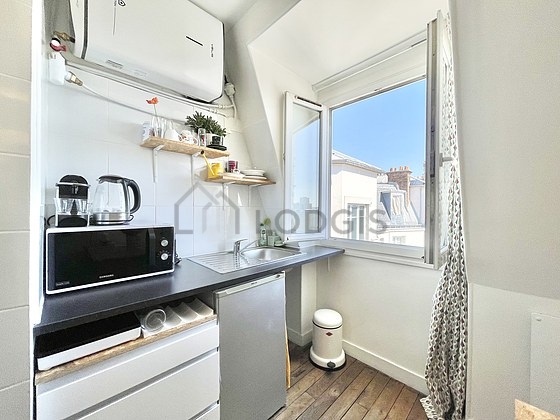Cuisine équipée de cafetière
