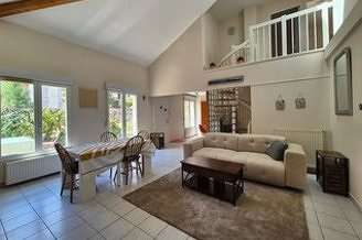 Lyon 3 bedroom House