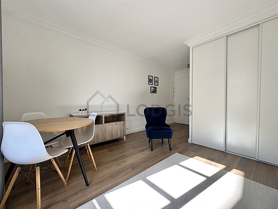 Beau séjour calme et lumineux d'un appartement à Paris