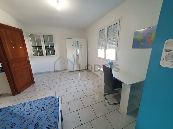 Bedroom with windows