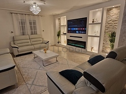 House Tours - Living room