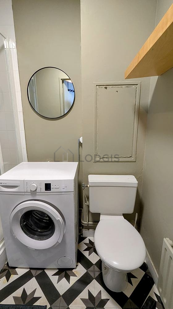 Bathroom equipped with washing machine