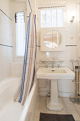 Duplex Paris 17° - Bathroom