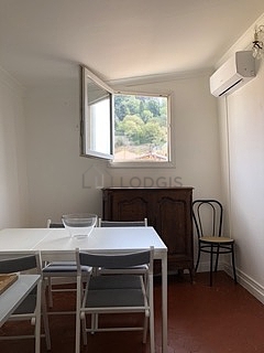 Cuisine équipée de lave linge, réfrigerateur