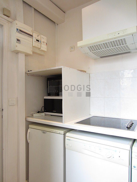 Great kitchen of 6m² with tile floor