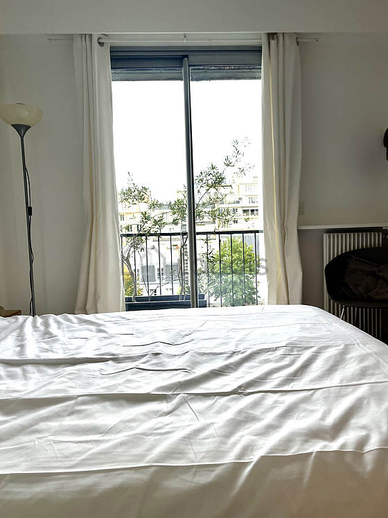Chambre avec fenêtres