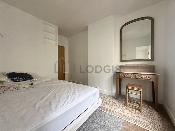 Quiet bedroom for 2 persons equipped with 1 bed(s) of 140cm