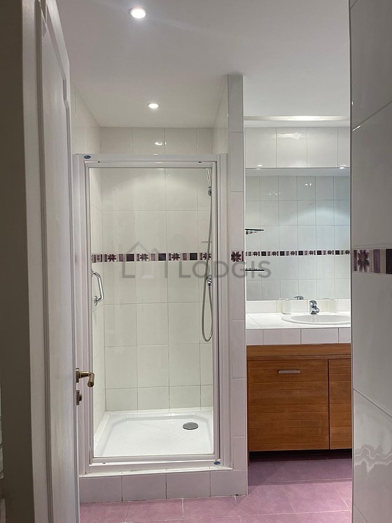 Bathroom equipped with bath tub, separate shower, bidet