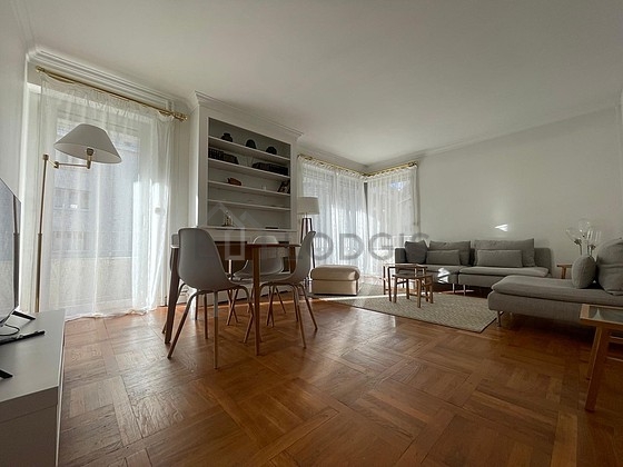 Séjour calme équipé de canapé, 1 fauteuil(s), 4 chaise(s)