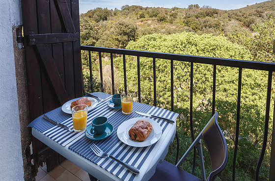 Balcon equipped with 1 chair(s)