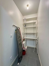 Apartment Nord-Est de Lyon - Cubbyhole