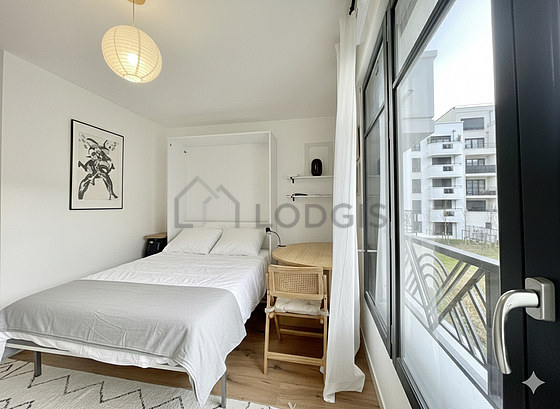 Great, very quiet and very bright sitting room of an apartment in Paris