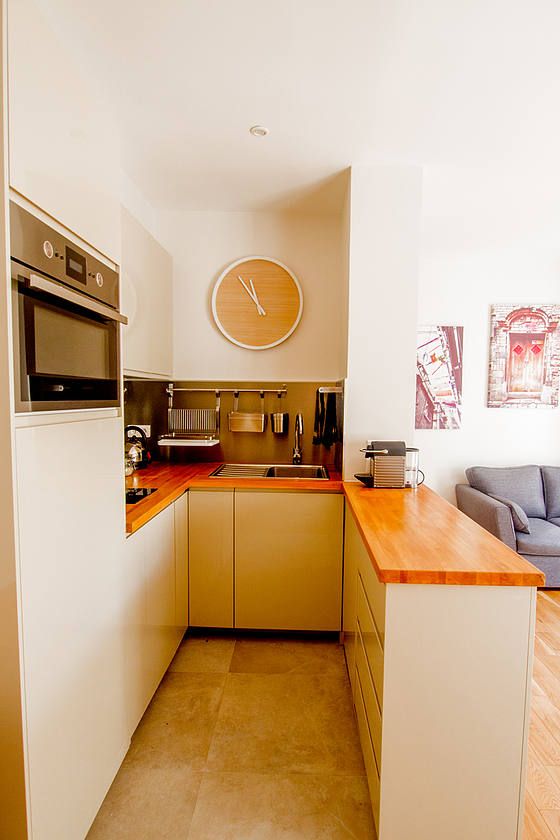 Magnifique cuisine de 1m² avec du carrelage au sol